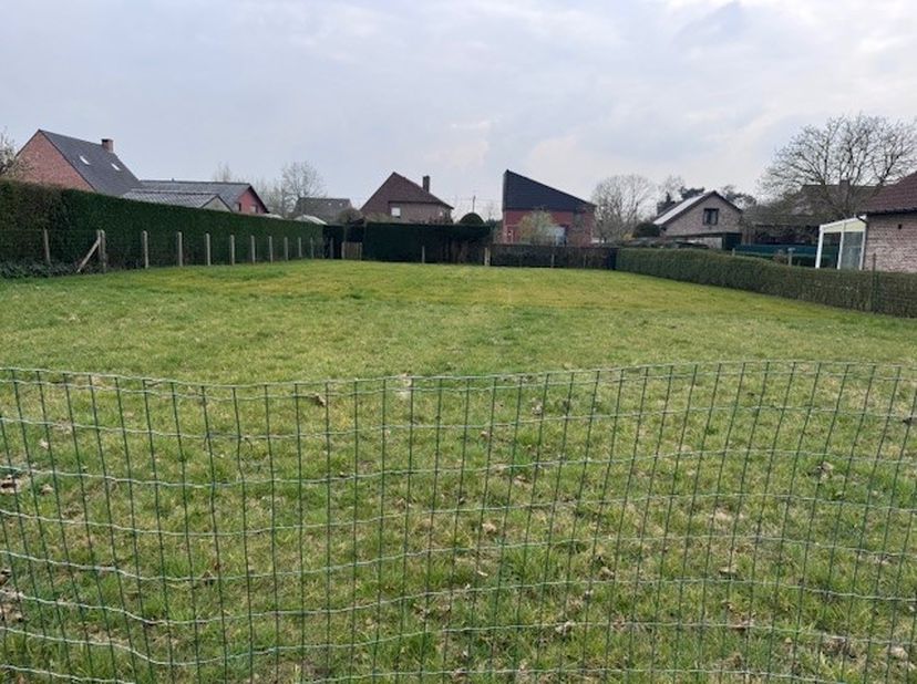 Rustig gelegen bouwgrond aan de rand van Itegem met een totaaloppervlakte van 737m².&lt;br /&gt;
&lt;br /&gt;
Het perceel is geschikt voor de bouw van een open be