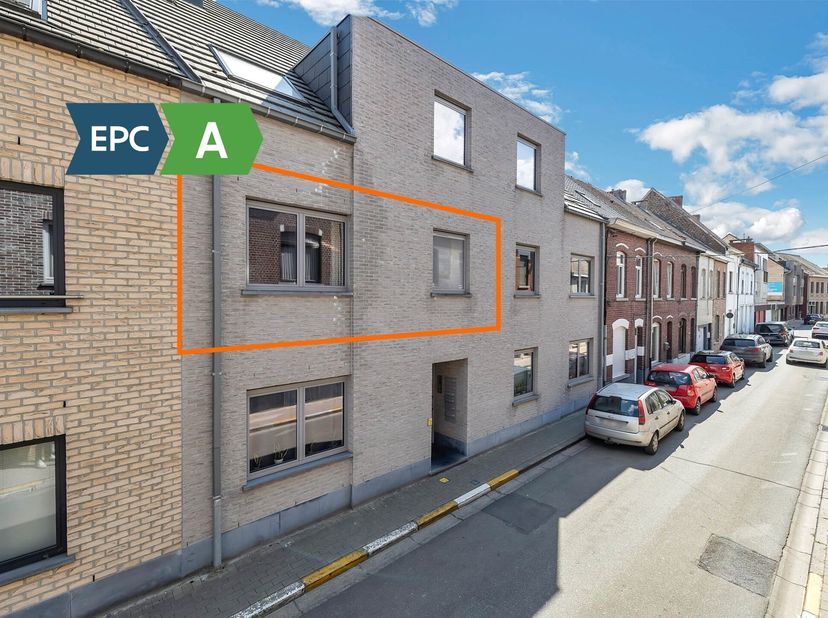 Voor meer info of een bezoek, bel 054 69 39 31 - TOPPER OP CENTRALE LIGGING - Nabij het centrum te Ninove bevindt zich dit instapklare en energiezuini