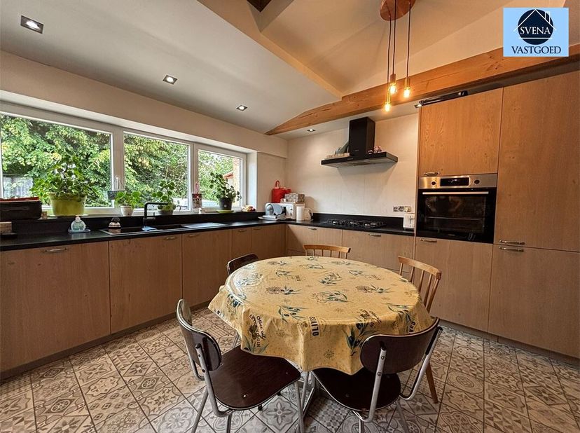 ZEER RUSTIG GELEGEN WONING MET 3 SLAAPKAMERS&lt;br /&gt;
Vraagprijs : 249.000 euro.&lt;br /&gt;
Rustig gelegen woning op een boogscheut van centrum Geraardsbergen