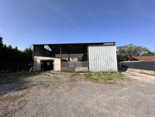                                         Terrain à bâtir à vendre à Ferrières, € 99.000
