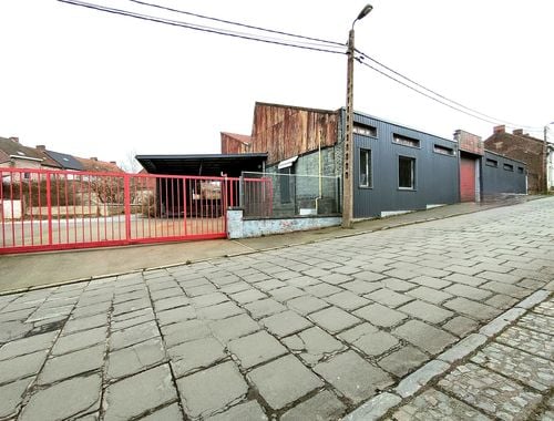                                         Commercieel Gebouw te huur in Jumet, € 3.200
