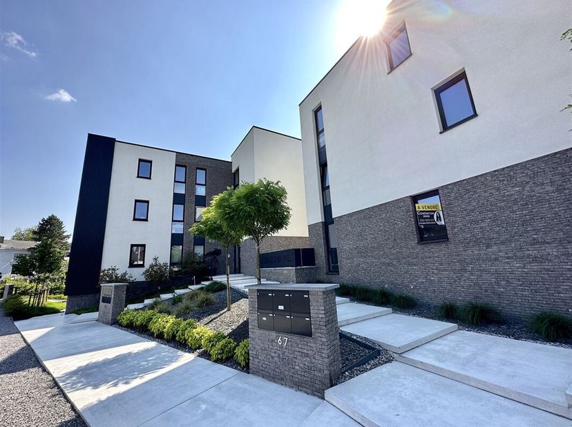 Appartement à vendre
                    à 6044 Roux
