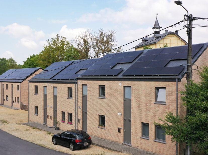 ISIMMO vous propose une opportunité exceptionnelle à Durbuy : ensemble de 4 maisons (possibilité d&#039;acquérir un autre ensemble de 3 maisons supplémenta