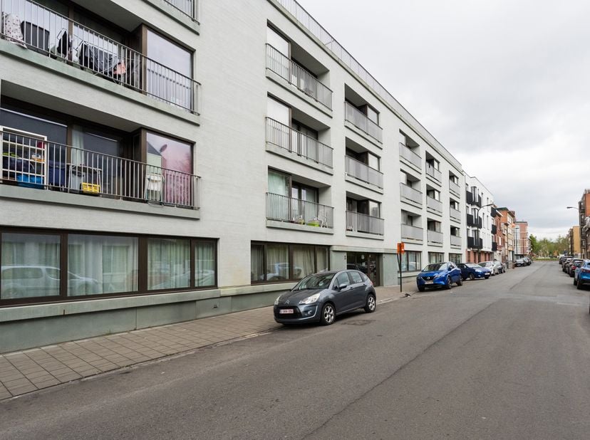 NEDER-OVER-HEEMBEEK  Bien d&#039;investissement ! À proximité immédiate du parc de Laeken, découvrez en exclusivité ce charmant appartement une chambre den