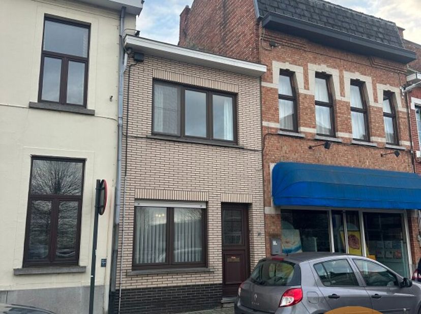KIJKDAG 24/05/25 VAN 10U TOT 12U (OP AFSPRAAK)&lt;br /&gt;
LEDE Centrum - Deze compacte woning ligt op slechts 50m van de markt. Dus vlakbij alle voorzienin