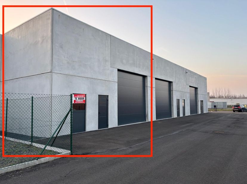 Voor meer info bel Sven 0477/31.99.93, bezoek IMMOBOOST.BE.&lt;br /&gt;
&lt;br /&gt;
Deze GLOEDNIEUWE KMO-unit van 279 m2 is opgetrokken met hoogwaardige en stijl