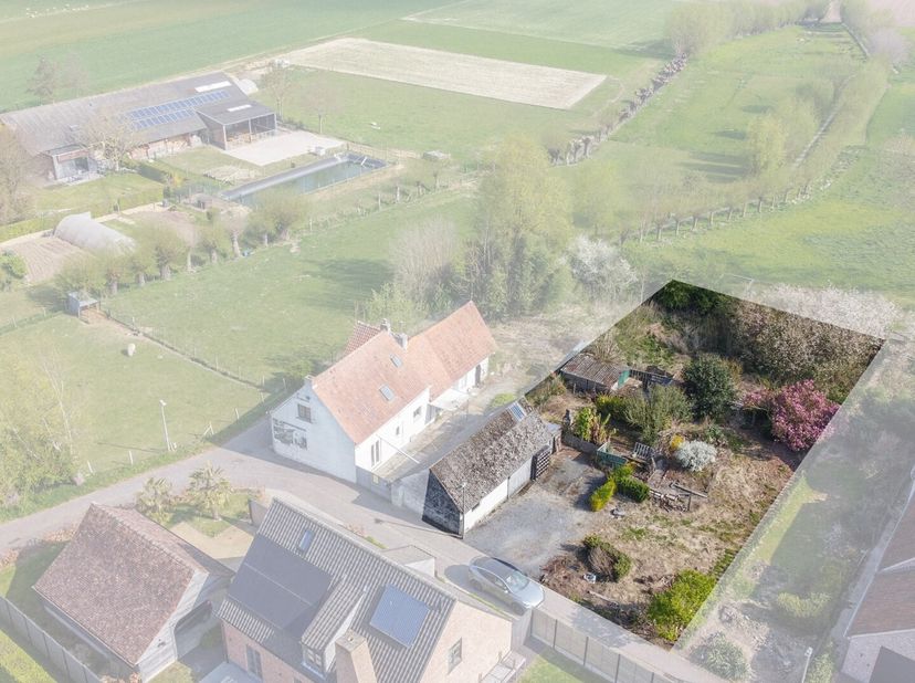 Ben jij op zoek naar een prachtig gelegen bouwgrond met uitzicht over agrarisch gebied in het pittoreske Huise? Gevonden!&lt;br /&gt;
De vlot bereikbare, ma