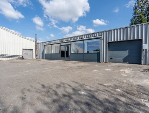                                         Kantoorgebouw te huur in Nivelles, € 2.950
