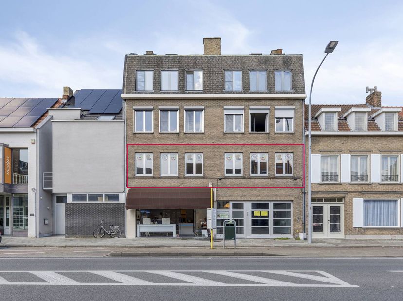 Bent u op zoek naar een functionele kantoorruimte op een uitstekende locatie? Dan is deze interessante aanbieding wellicht de perfecte match voor uw o