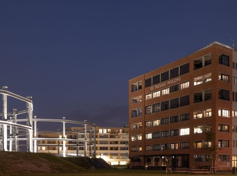 ACHETEZ MAINTENANT À 6% TVA* .Vivre, travailler et faire du shopping dans un parc de 72 000m² à 1 000m du Château des Comtes ! *(si les acheteurs remp