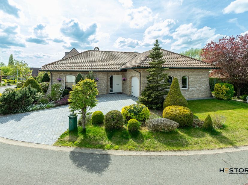 Op zoek naar een instapklare woning met ruimte, comfort én toekomstmogelijkheden?&lt;br /&gt;
Deze open bebouwing met EPC label B biedt het allemaal!&lt;br /&gt;