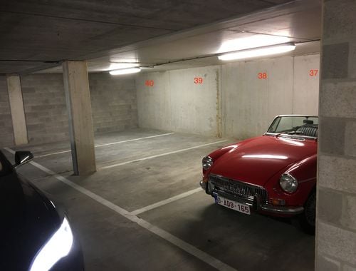                                         Place de stationnement à louer à Hoogstraten, € 75
