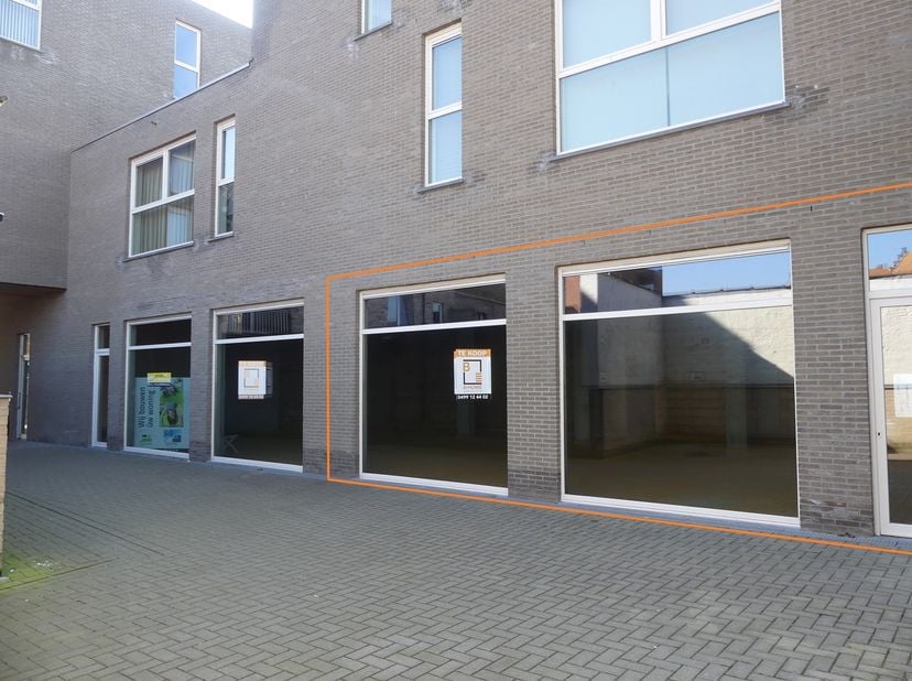 Bien professionnel à vendre
                    à 8600 Diksmuide