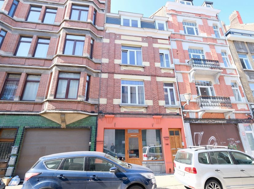 KOEKELBERG - REF : 6816276 - Dans un quartier résidentiel proche du centre ville et dans une petite copropriété sans charge, nous vous proposons ce be