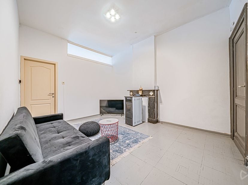 We Invest Liège et Lucas (0479/76.60.97) vous proposent, au sein dune petite copropriété de seulement 4 unités, cet appartement deux chambres offre un