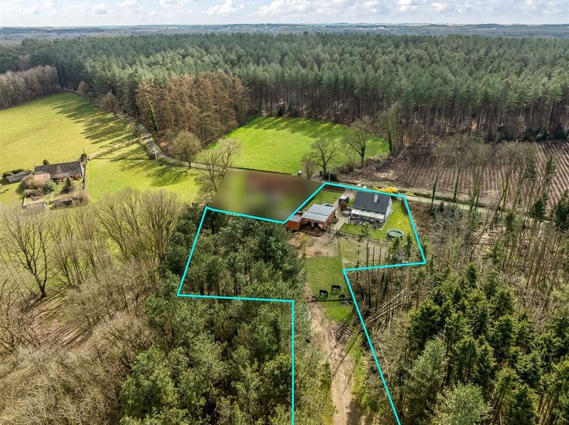 Genieten van een prachtig uitzicht over de groene omgeving, waar privacy en rust centraal staan? Dat is hier mogelijk!&lt;br /&gt;
Deze woning is zeer rusti