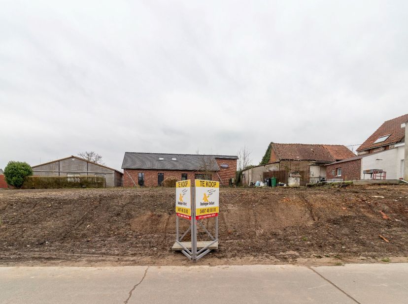 1570 Galmaarden, Bruinsbroekstraat. Perceel met een oppervlakte van 441 m² bestemd voor het bouwen van een open bebouwing. Perceelbreedte straatzijde: