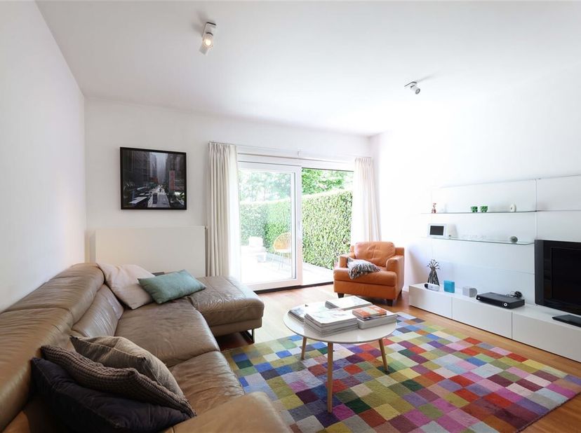 Moderne gezinswoning met 3 slaapkamers rustig en groen gelegen vlakbij het centrum van Hasselt&lt;br /&gt;
Omgeving:&lt;br /&gt;
+ Gelegen in rustige en groene om
