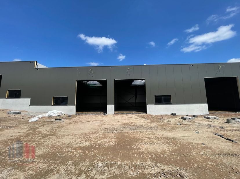 Deze nieuwe KMO-unit van +/- 155 m² maakt deel uit van het nieuwbouw state-of-the-art bedrijvenpark &#039;&#039;MG PARK ARSELA&#039;&#039; bestaande uit 12 KMO-units. &lt;br