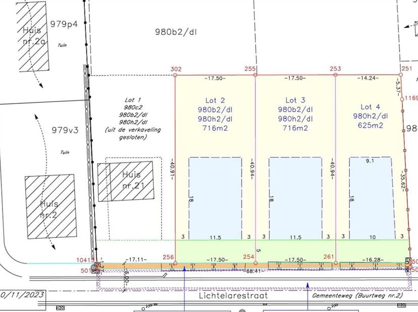 Dit perceel is opgedeeld in 3 loten bouwgrond geschikt voor een open bebouwing. &lt;br /&gt;
Het perceel is gelegen in de Lichtelarestraat te Lochristi, wat