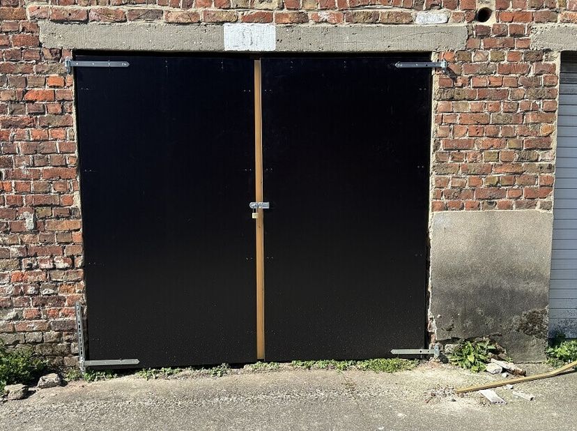 Garage à louer
                    à 8000 Sint-Pieters