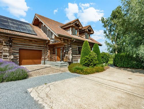                                         Gemengd gebruik te koop in Velzeke-Ruddershove, € 850.000

