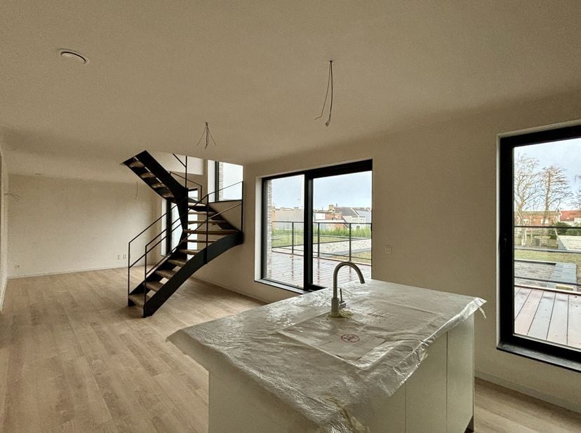 Mogelijkheid om aan 6% BTW te kopen (constructieaandeel).Volledig afgewerkt 2-slaapkamer nieuwbouwappartement (BEN - E30) in kleinschalig project nabi
