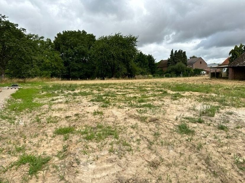 Terrain à vendre
                    à 3321 Outgaarden