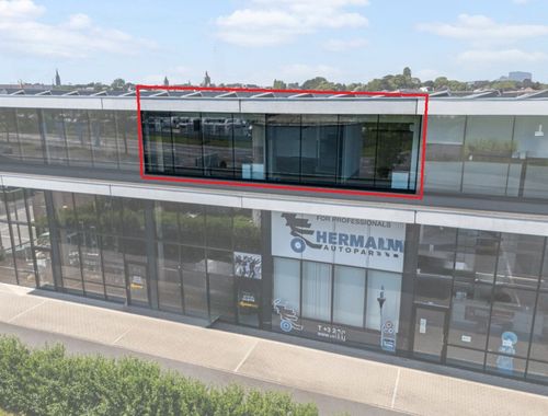                                         Bâtiment commercial à louer à Poperinge, € 1.000
