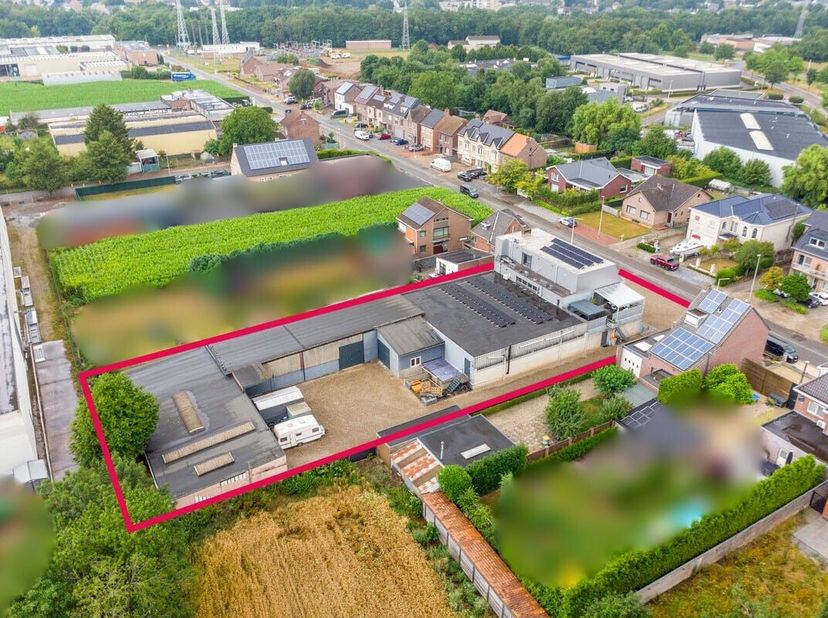 Zoekt u een vastgoedinvestering die een eigen zaak, luxueus wonen én een stabiel rendement combineert? Dit uitzonderlijke vastgoed-complex aan de Nijv