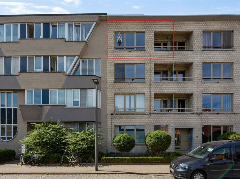 Instapklaar appartement met twee terrassen op gunstige locatie in Turnhout&lt;br /&gt;
Locatie:&lt;br /&gt;
Gelegen op een vlot bereikbare locatie, nabij winkels,
