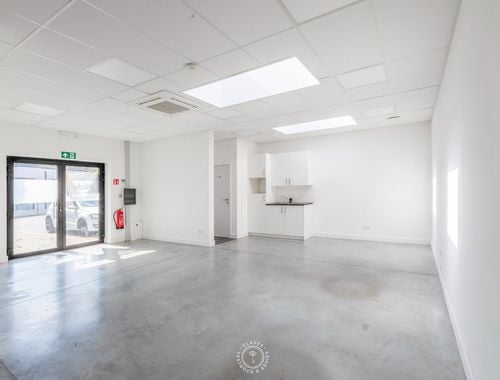                                         Kantoorruimte te huur in Temse, € 900

