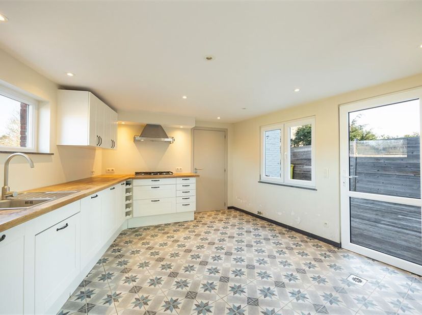 Belle maison familiale à Rotselaar !&lt;br /&gt;
Cette agréable maison familiale est située le long de Steenweg Op Wezemaal 69 à Rotselaar, sur un terrain d