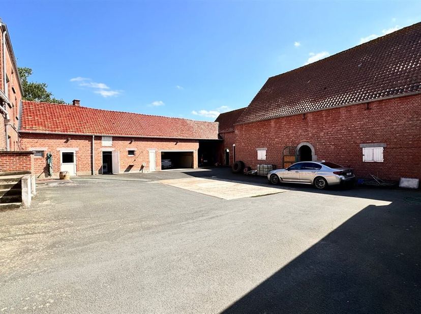 Votre Ferme de Rêve à Deftinge : Espace, Caractère et Possibilités Illimitées&lt;br /&gt;
Superbe Ferme sur 57 Ares - Idéale pour les Amoureux des Chevaux,