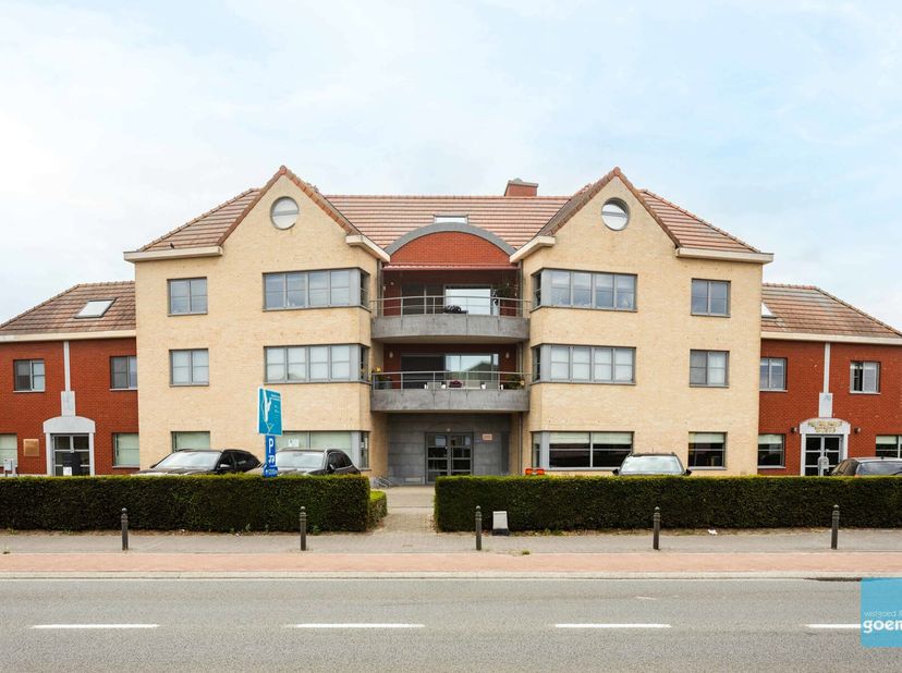 Te koop te Berlare!&lt;br /&gt;
Ontdek dit schitterende appartement op de 2de verdieping, gelegen vlakbij het Donkmeer. Het appartement biedt een ruime inko