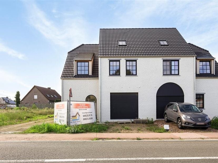  Deze mooie nieuwbouw BEN-woning is gelegen in Groot-Vorst Laakdal. Deze ligging biedt heel wat voordelen; winkels, horeca, openbaar vervoer en school