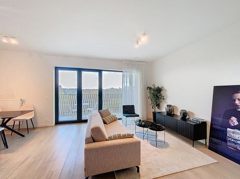 Planifiez votre rendez-vous sur www.living-stone.be&lt;br /&gt;
Appartement neuf au 3ième étage, avec terrasse et 2 chambres.&lt;br /&gt;
Il se trouve à proximité