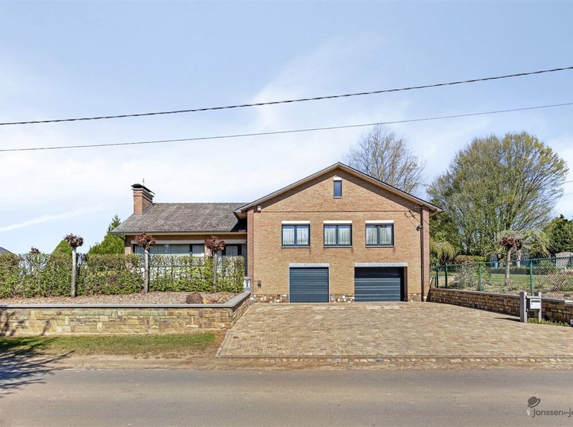 Prachtige landelijke villa met uitstekende ligging en ruime opslagmogelijkheden.&lt;br /&gt;
Deze charmante landelijke villa geniet van een uitstekende ligg