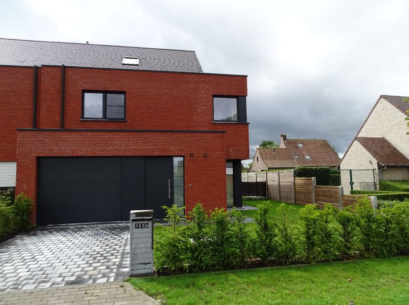 Maison à louer
                    à 8340 Damme