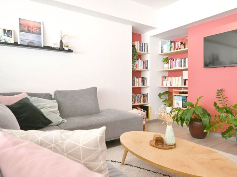 Ontdek dit instapklare appartement met 2 slaapkamers op een toplocatie in de geliefde Bagattenstraat middenin in het levendige hart van Gent. Een uits