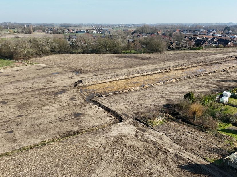 Langs de Hovaerestraat, naast huisnummer 70, ontstaat een nieuwe, aantrekkelijke verkaveling (lot5). Hier woon je op een toplocatie, dicht bij het cen
