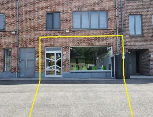                                         Bien commercial à louer à Ninove, € 1.400
