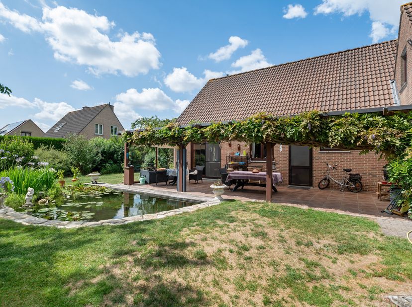 VENTE EN RENTE 12 ans maximum sur deux têtes :  14/02/1951 et  10/12/1947&lt;br /&gt;
Montant : 74 900,00 euro  mensualité de 1 500 euro (occupé). En cas de