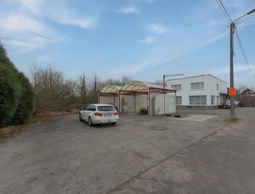                                         Bâtiment commercial à vendre à Mariembourg, € 250.000
