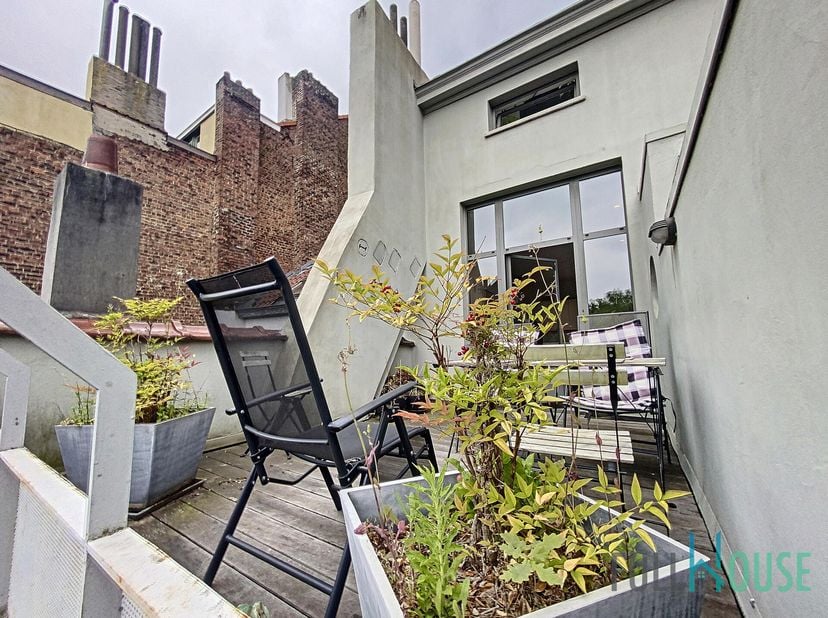 Quartier Lepoutre. Superbe appartement 1 ou 2 chambres (salle de bains dans une des chambres) d&#039;une superficie habitable  de 75 m2 + terrasse de 16m2.