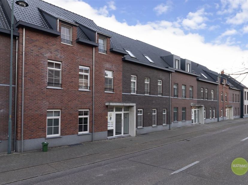 Appartement clé en main avec terrasse et parking&lt;br /&gt;
Découvrez cet appartement moderne et économe en énergie datant de 2015, situé dans une résidenc