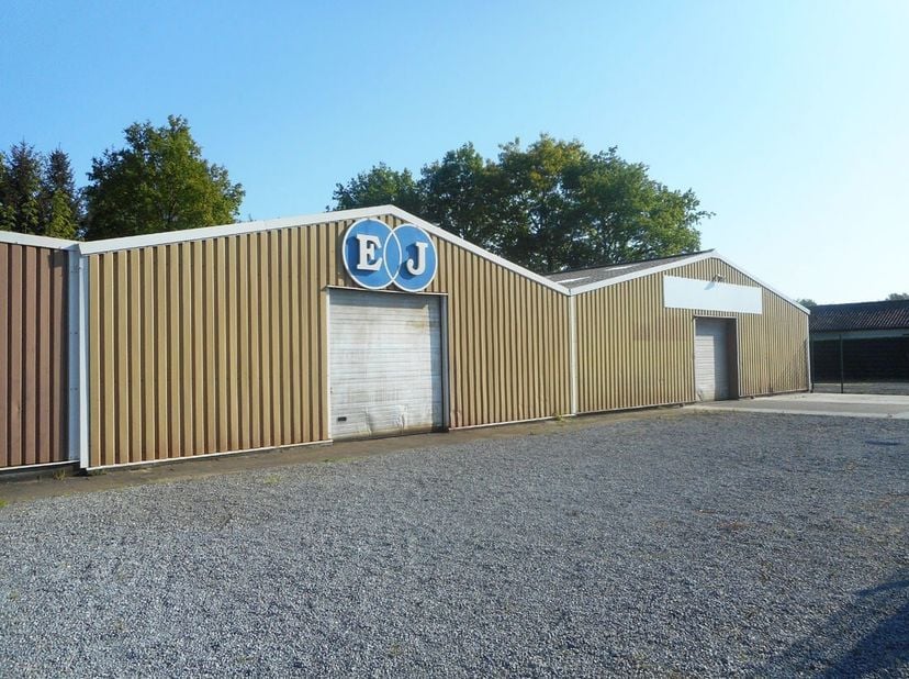 Bien professionnel à louer
                    à 3581 Beverlo