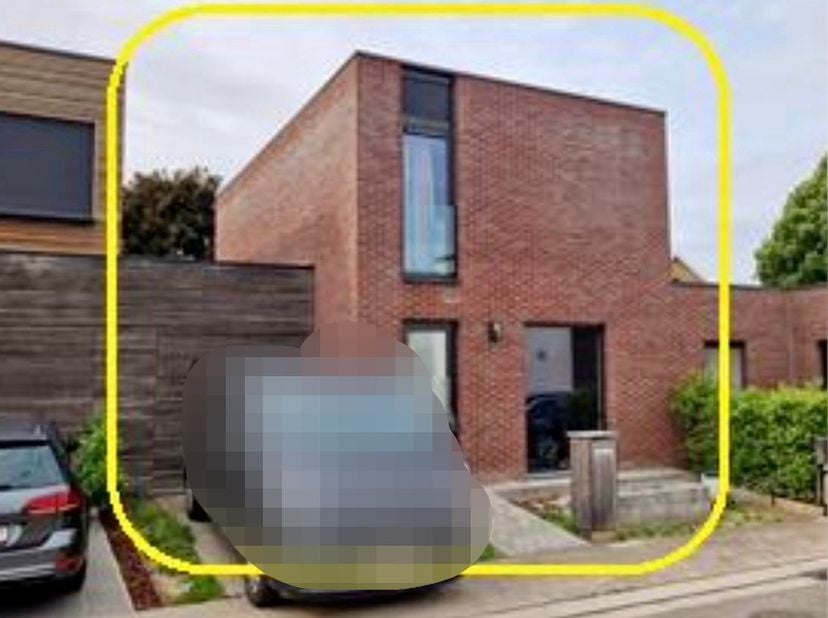 Starterswoning te koop te Ieper.&lt;br /&gt;
Deze woning is gelegen dichtbij het centrum van Ieper in een gezellige wijk.&lt;br /&gt;
&lt;br /&gt;
Indeling benedenverdi