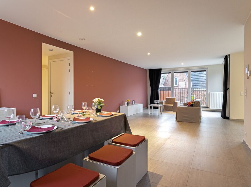 [[ CE BIEN PARTICIPE À LA JOURNÉE MAISONS OUVERTES ERA LE 14/6 DE 11:00 À 12:00 ]] Appartement spacieux à vendre dans le centre d&#039;Olsene avec 2 chambr