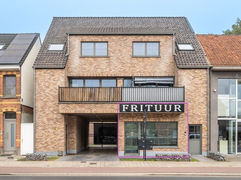 Welkom te Vossenkotstraat 40A te Sint-Niklaas. &lt;br /&gt;
&lt;br /&gt;
Op het gelijkvloers vinden we het handelspand terug met een totale oppervlakte van 60m2.
